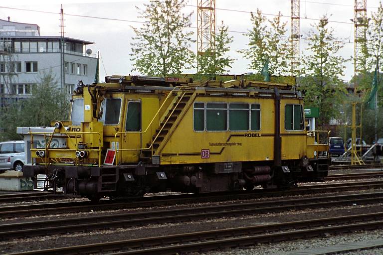 Tunneluntersuchungsfahrzeug bei km 15,8 (Oktober 2001)