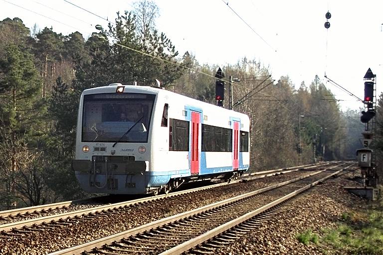Regioshuttle Baureihe VT 414 bei km 18,4 (April 2000)