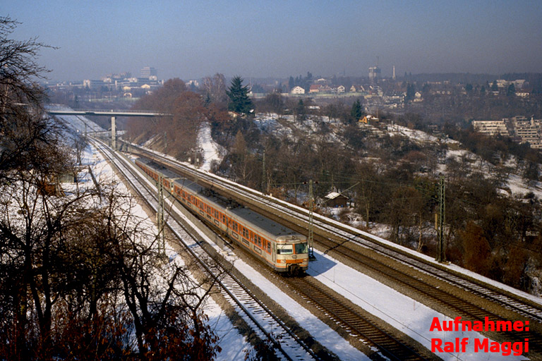 Baureihe 420  zwischen Stuttgart-Vaihingen und Universität (1987)