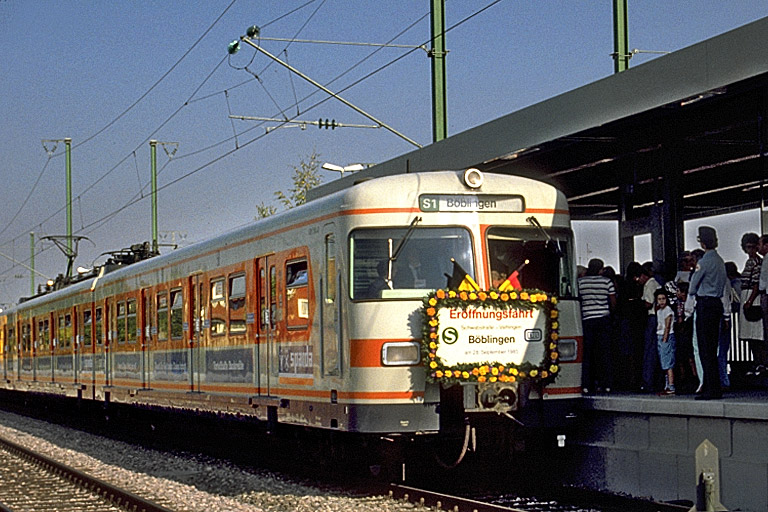 Der Eröffnungszug im Bahnhof Stuttgart-Rohr (28. September 1985)