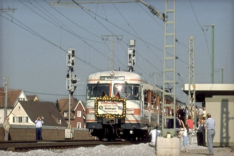 Der Eröffnungszug im Bahnhof Stuttgart-Rohr (28. September 1985)