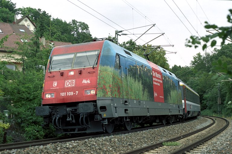 101 109 mit IC 381 bei km 12,2 (Juli 2004)