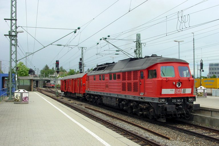 232 141 bei km 15,6 (Juni 2004)
