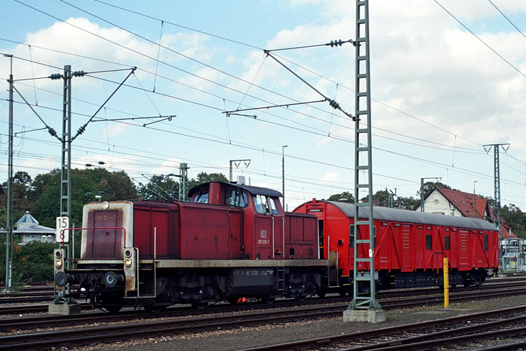 290 020 mit Hilfszug bei km 15,8 (Oktober 2004)