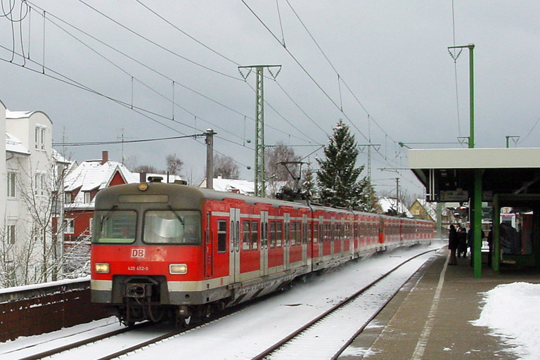 420 452 als Cisalpino-Ersatzzug bei km 16,8 (Februar 2004)