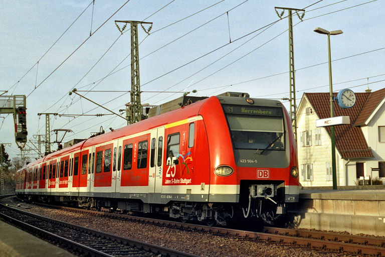423 504 als S1 in Stuttgart-Rohr (Februar 2004)