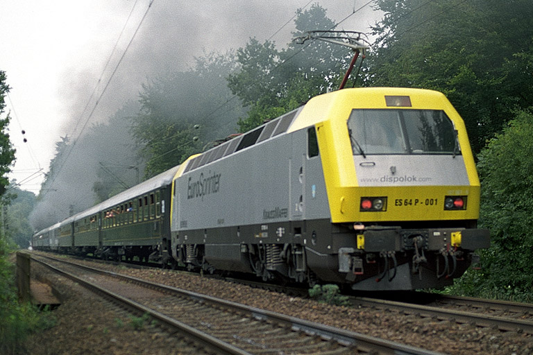 ES 64 P-001 mit Sonderzug bei km 18,4 (August 2004)
