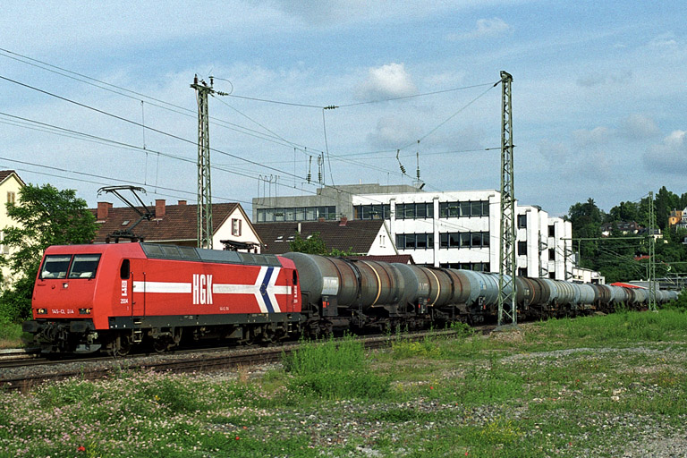 HGK 145-Cl 014 mit Kesselwagenzug bei km 8,6 (Juni 2004)