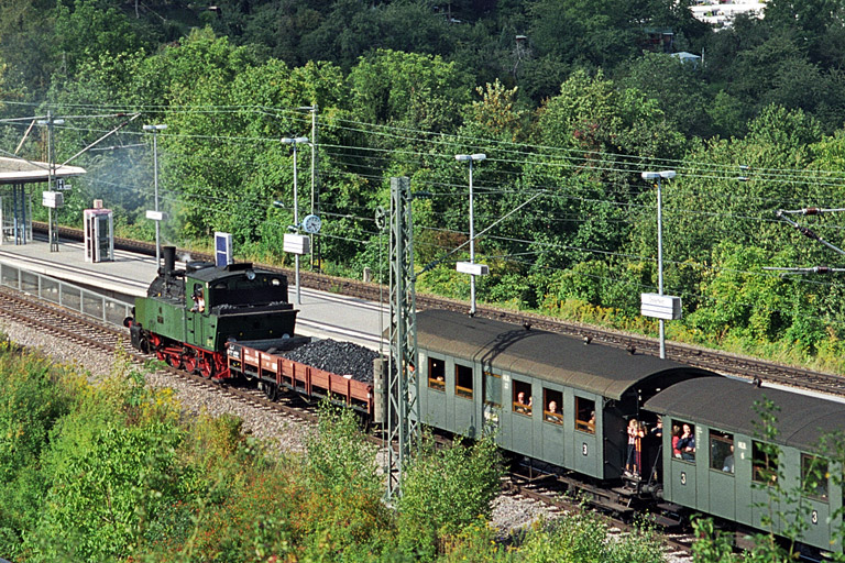 GES Lok 11 mit Dampfsonderzug bei km 14,0 (September 2004)