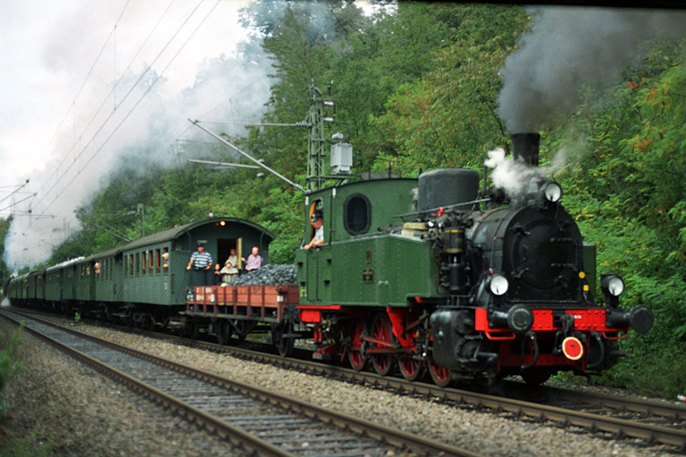 GES Lok 11 und 50 3636 mit Dampfsonderzug bei km 13,0 (September 2004)