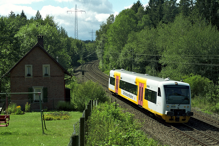 Regioshuttle VT 433 der Schönbuchbahn bei km 19,2 (August 2004)