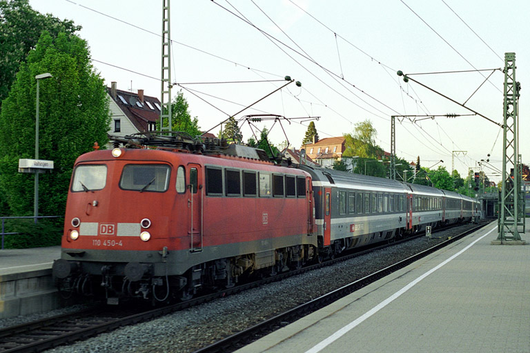 110 450 mit Cisalpino-Ersatzzug bei km 15,6 (Mai 2005)