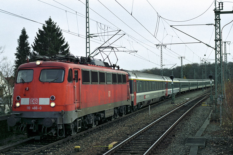 110 466 mit IC 93702 (Dezember 2005)