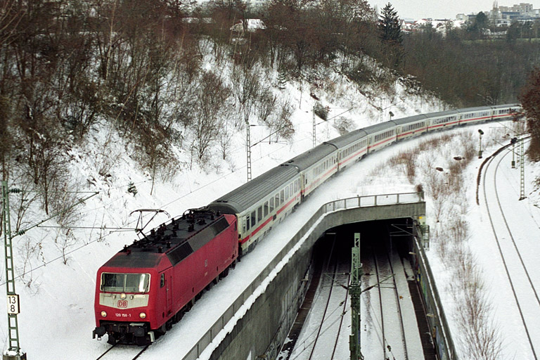 120 158 mit Cisalpino-Ersatzzug (März 2005)