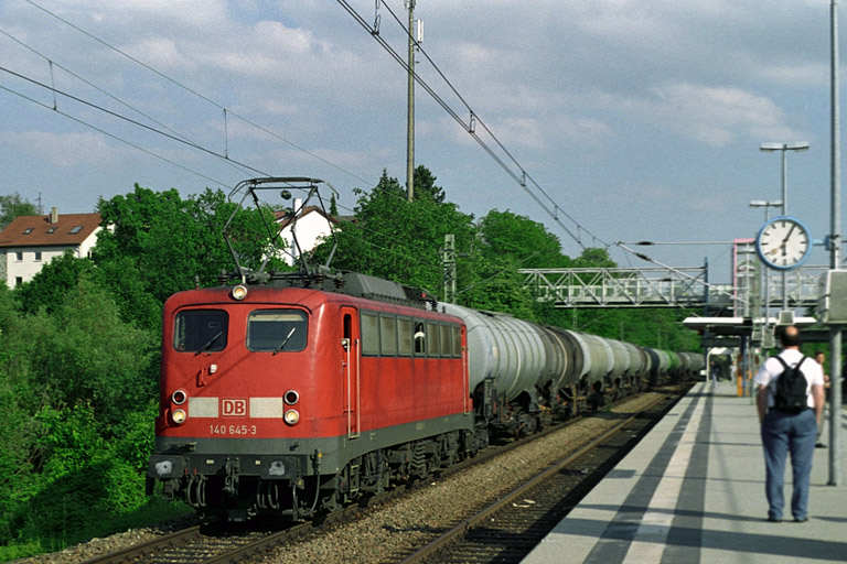 140 645 bei km 14,2 (Juni 2005)