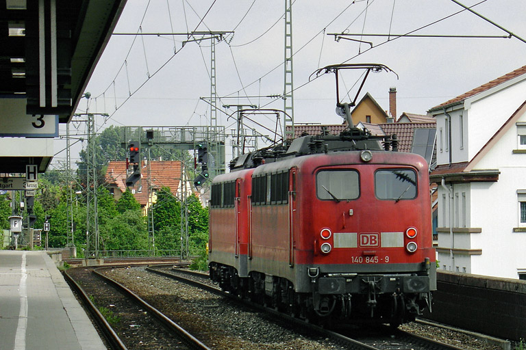 140 791 und 140 845 bei km 16,6 (Mai 2005)