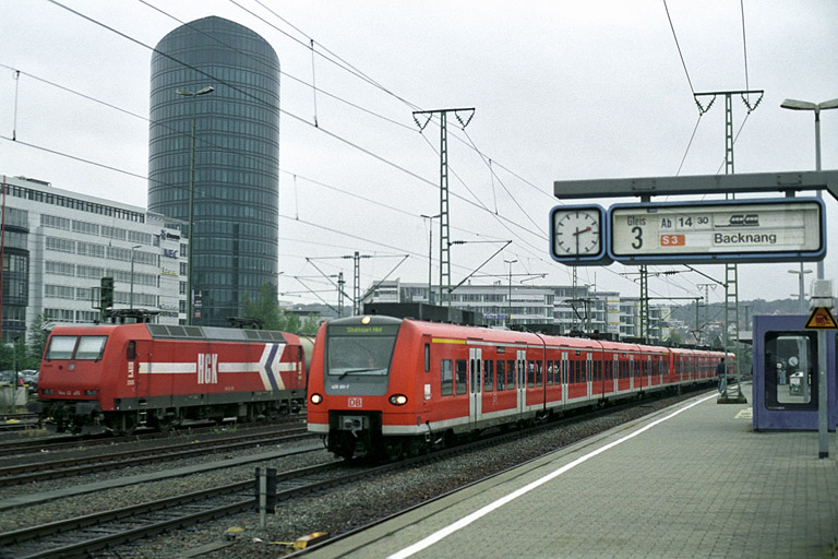 HGK 145 Cl-015 und Baureihe 425 bei km 15,6 (Oktober 2005)