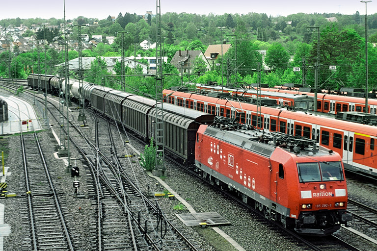 185 090 mit TC 45170 bei km 16,0 (Mai 2005)