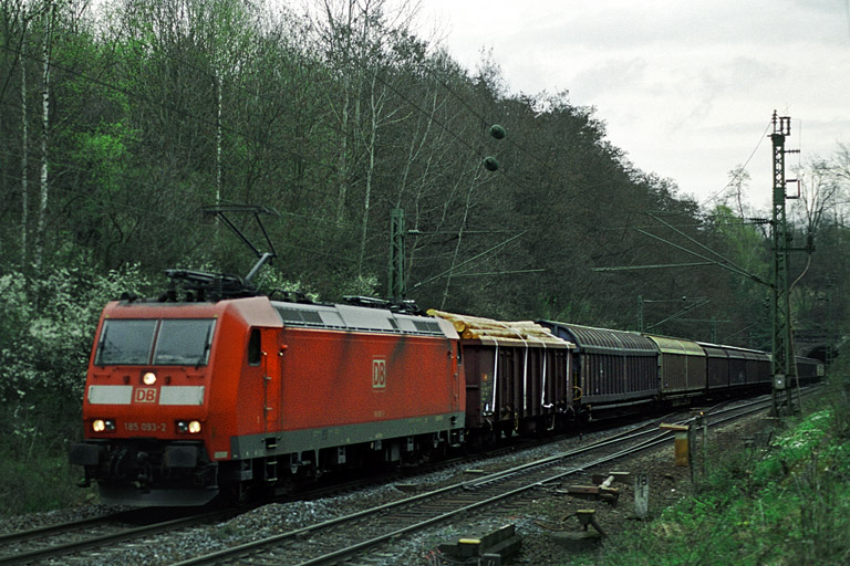 185 093 mit TC 45177 bei km 18,0 (Mai 2005)