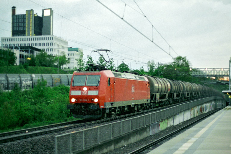 185 099 mit TKC 47781 bei km 14,2 (Mai 2005)