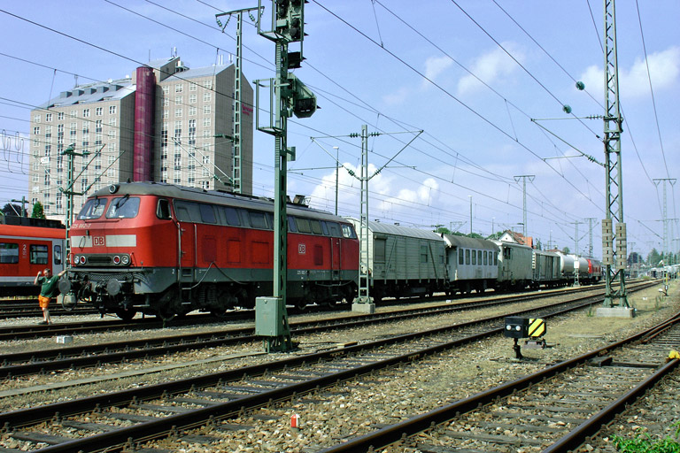 225 082 bei km 15,8 (Juni 2005)