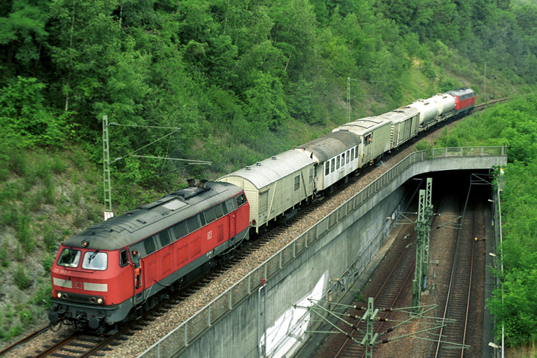 225 082 bei km 13,8 (Juni 2005)