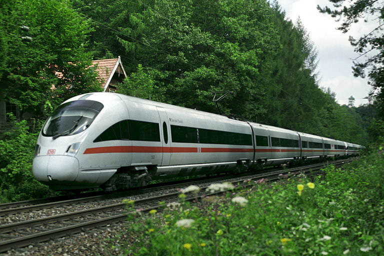 Baureihe 415 als ICE 183 bei km 18,0 (August 2005)