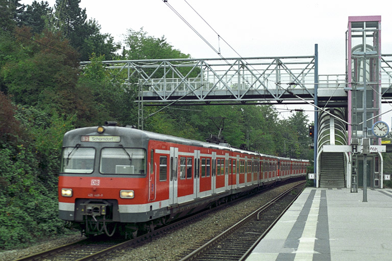 Baureihe 420 bei km 14,4 (Oktober 2005)