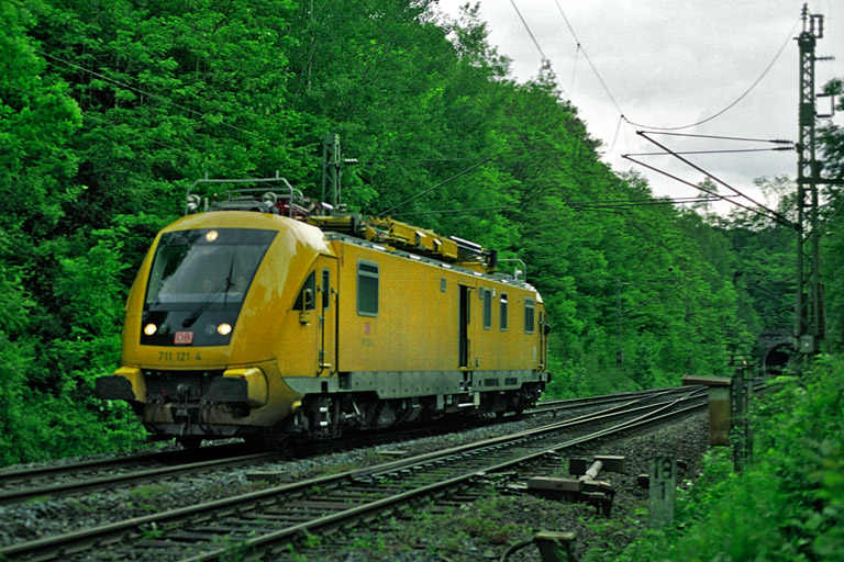 711 121 bei km 18,0 (Juni 2005)