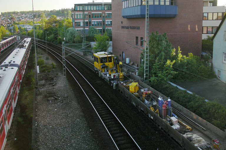 Schwerkleinwagen mit Arbeitszug bei km 16,0 (Mai 2005)