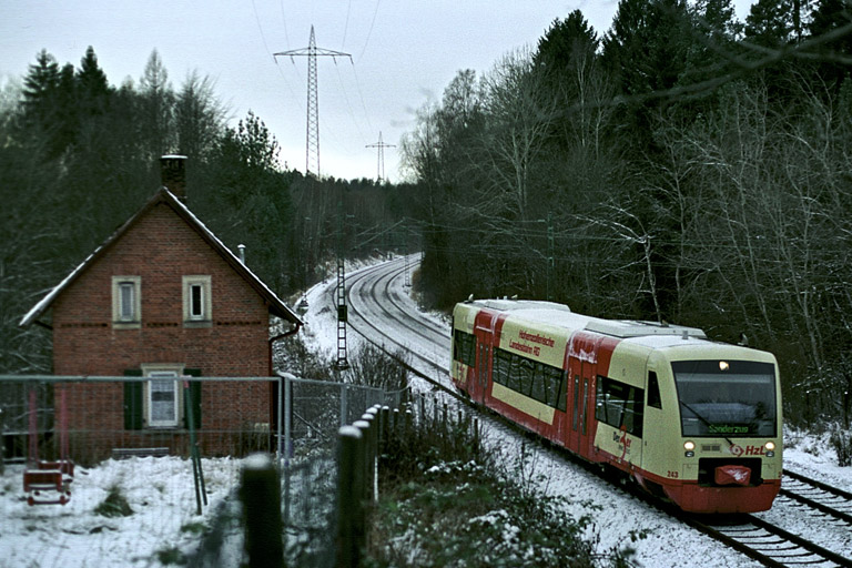 Regioshuttle VT 243 bei km 19,2 (Dezember 2005)