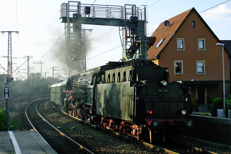 01 519 in Stuttgart-Rohr (Juli 2006)