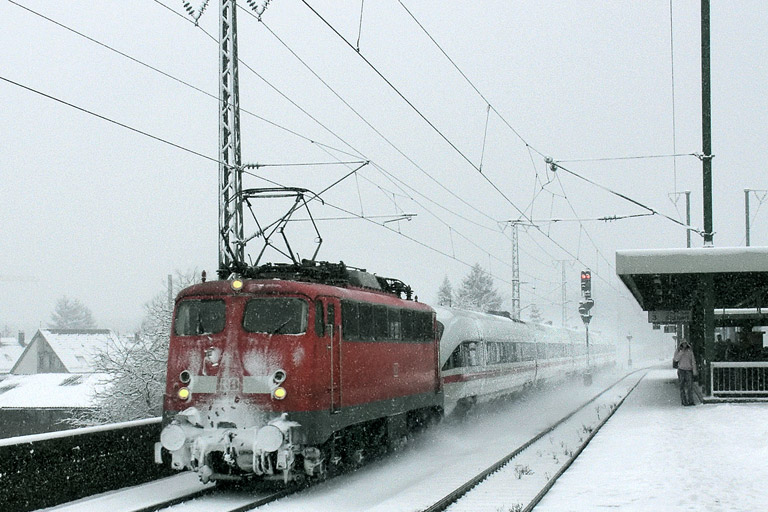115 293 mit Baureihe 415 bei km 16,6 (März 2006)