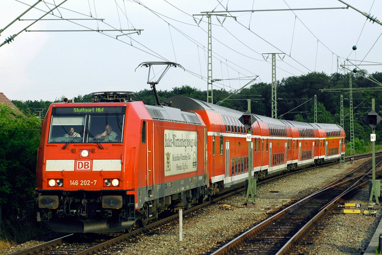 146 202 mit RE 19680 bei km 16,8 (Juli 2006)