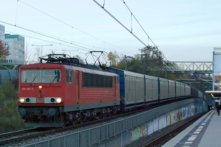 155 061 mit CS 62323 bei km 14,2 (November 2006)