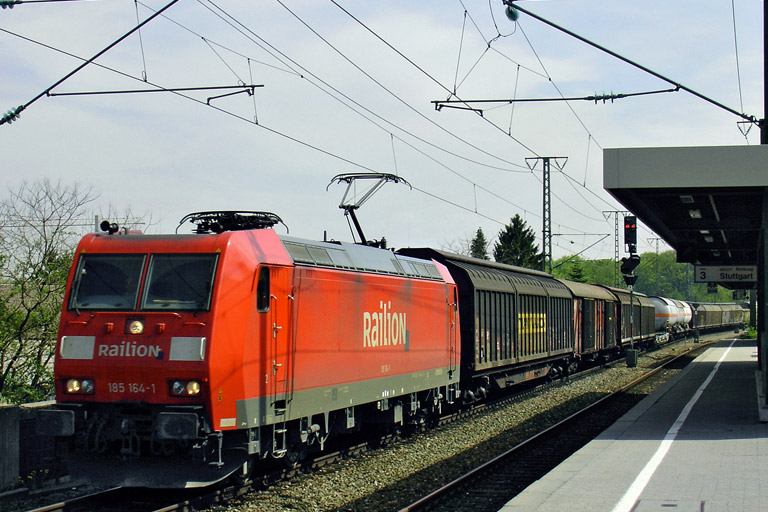 185 164 mit FE 44696 bei km 16,6 (Mai 2006)