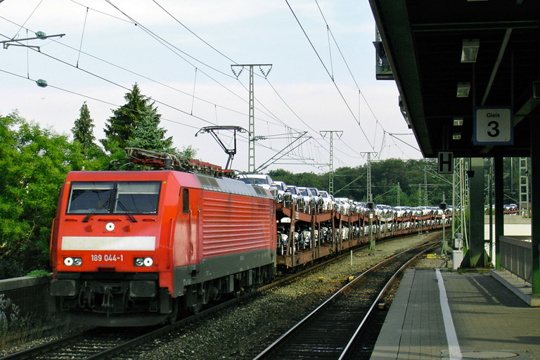 189 044 mit CSQ 60084 bei km 16,8 (Juli 2006)