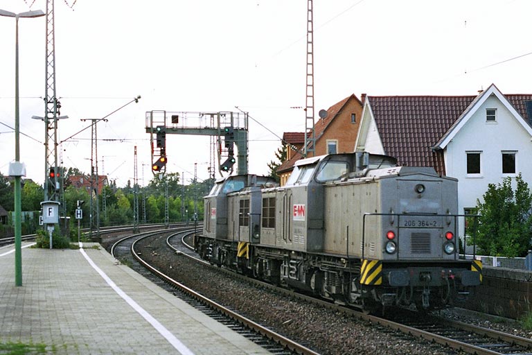 206 364 und 206 466 als Tfzf(D) 88159 bei km 16,6 (August 2006)
