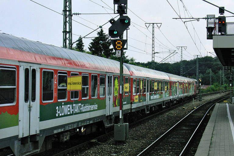 218 156 mit Lr 97934 bei km 16,8 (August 2006)
