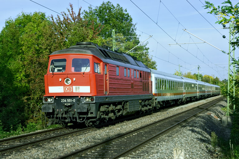 234 551 mit IC 2803 (Oktober 2006)