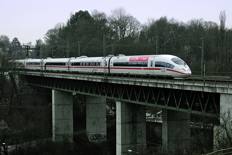 403 011 als Leerzug aus Cisalpino-Ersatzzug (Januar 2006)