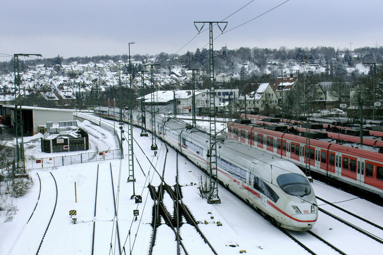 403 025 als Leerzug aus Cisalpino-Ersatzzug (M&auml;rz 2006)