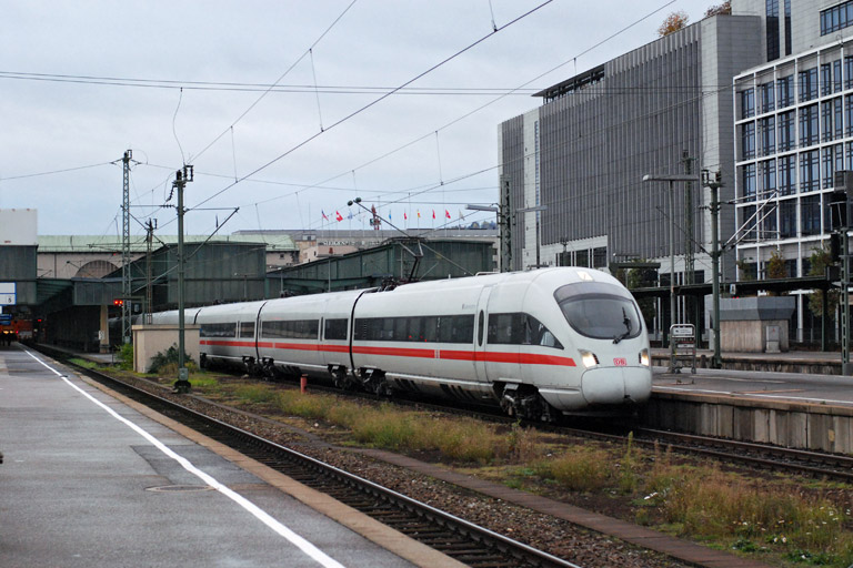 Baureihe 411 (084, 124, 224, 624, 724, 824, 584) als L-ICE 78763 bei km 0,4 (November 2006)