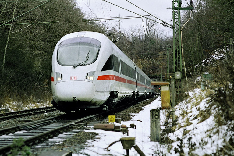 Baureihe 415 als ICE 183 bei km 18,0 (Januar 2006)