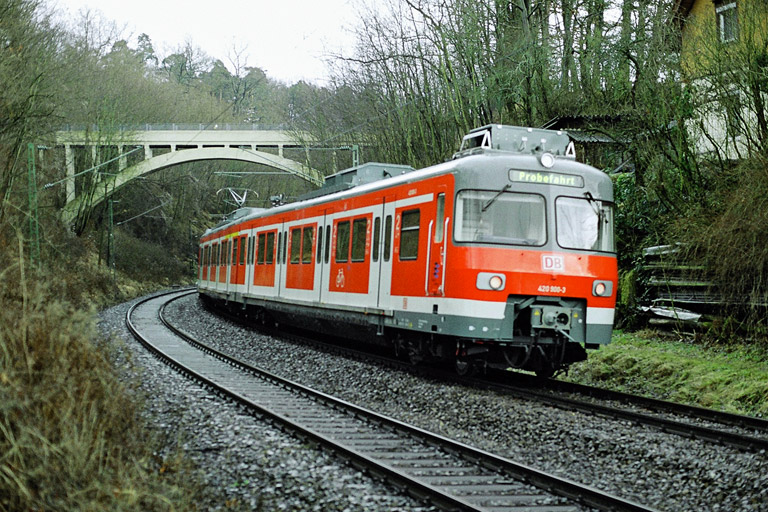 420 900 auf Erprobungsfahrt in Stuttgart-Heslach (Februar 2006)