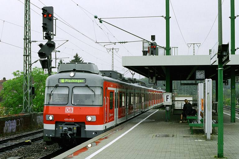 420 416 als S1 in Stuttgart-Rohr (Oktober 2006)