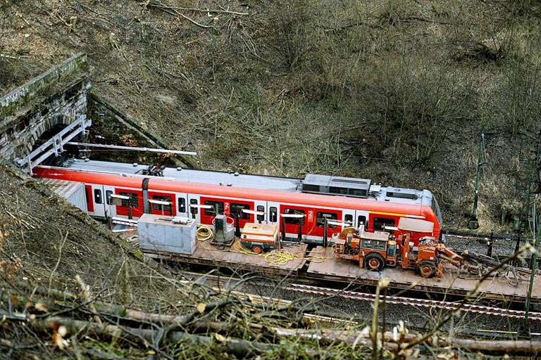 Baureihe 423 bei km 17,6 (M&auml;rz 2006)