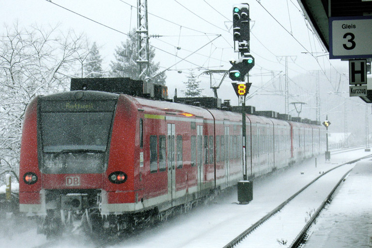 Baureihe 425 bei km 16,6 (M&auml;rz 2006)