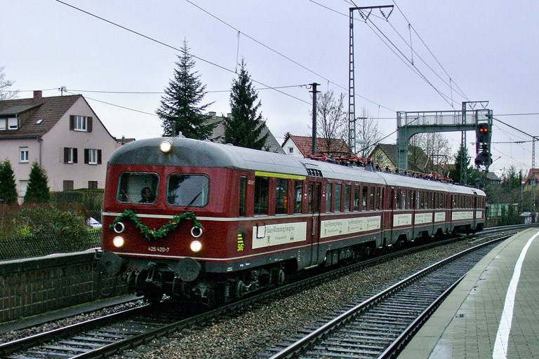 425 420 als DPE 87901 bei km 16,6 (Dezember 2006)