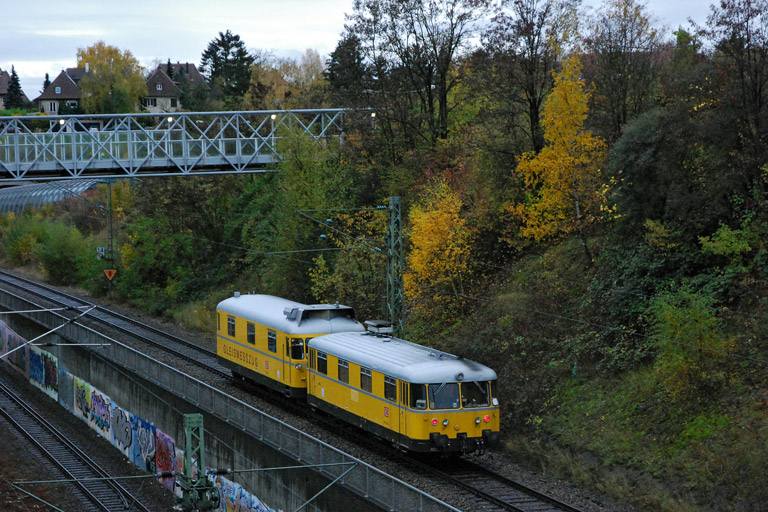 725 003/726 003 als Nbz 94130 bei km 14,0 (November 2006)